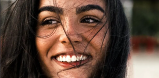 Have a Sparkling Smile Through a Professional Teeth Whitening Practice teeth whitening